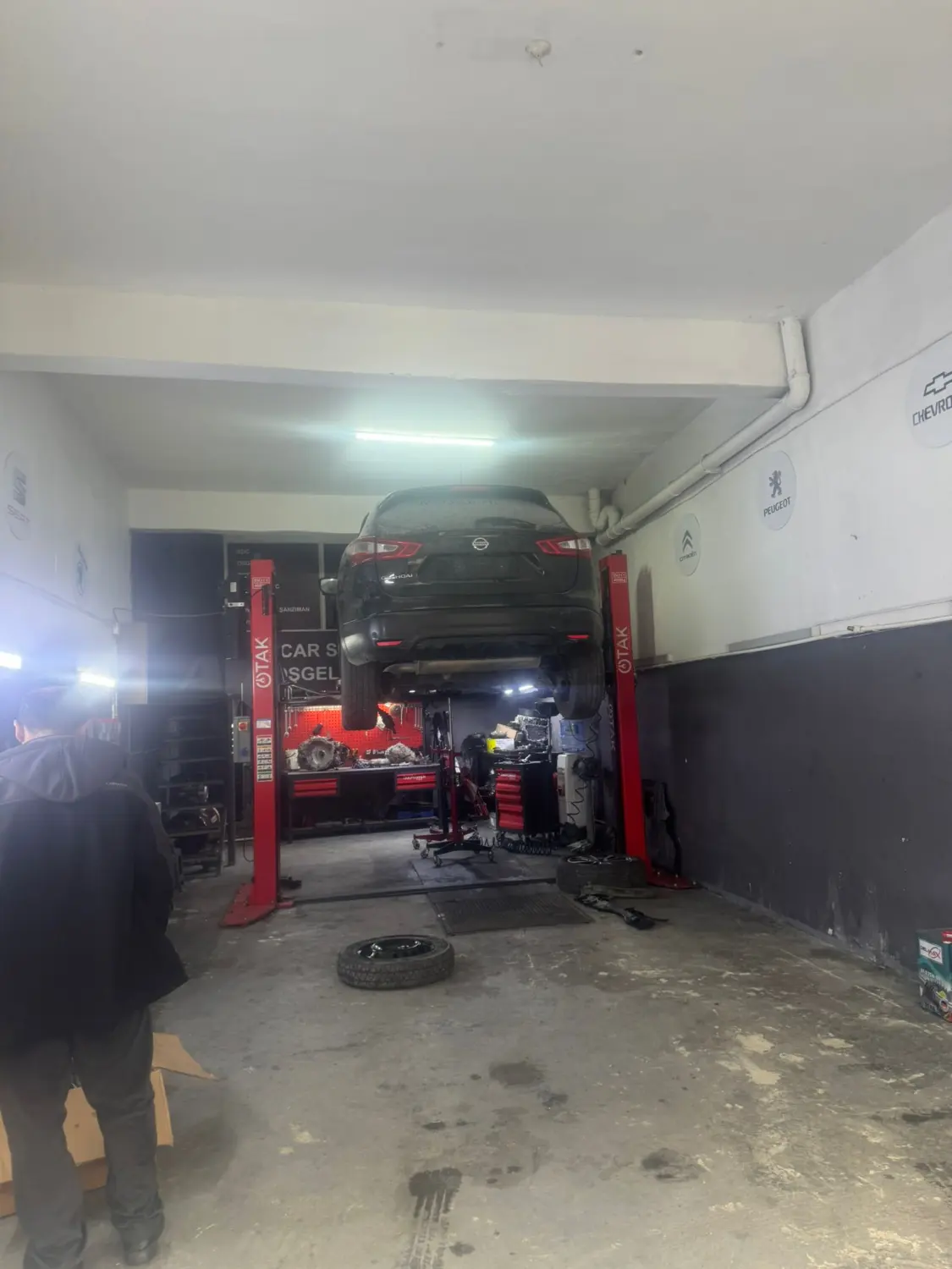 AS-CAR Servis atölyesinde otomatik şanzıman çalışması